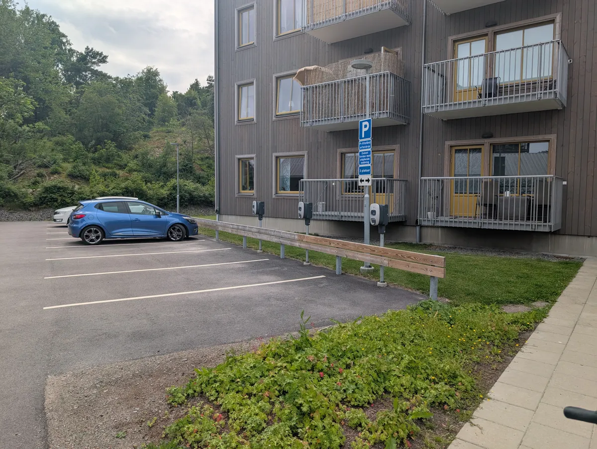 Trollsmultronvägen